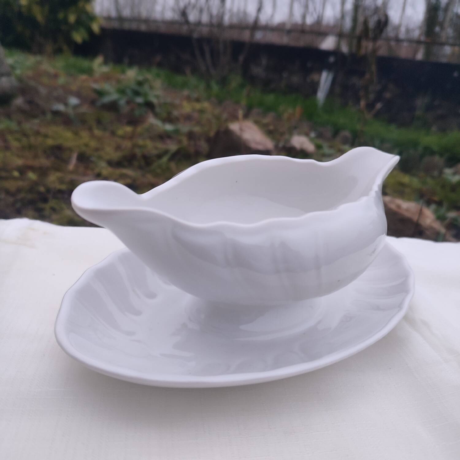 Villeroy and Boch Diamant model sauce boat