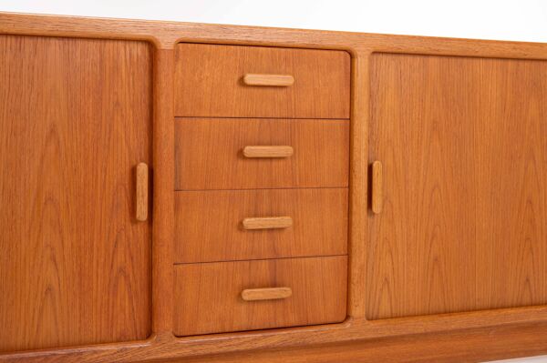 Buffet à porte tambour par Johannes Andersen pour CFC Silkeborg, Danemark