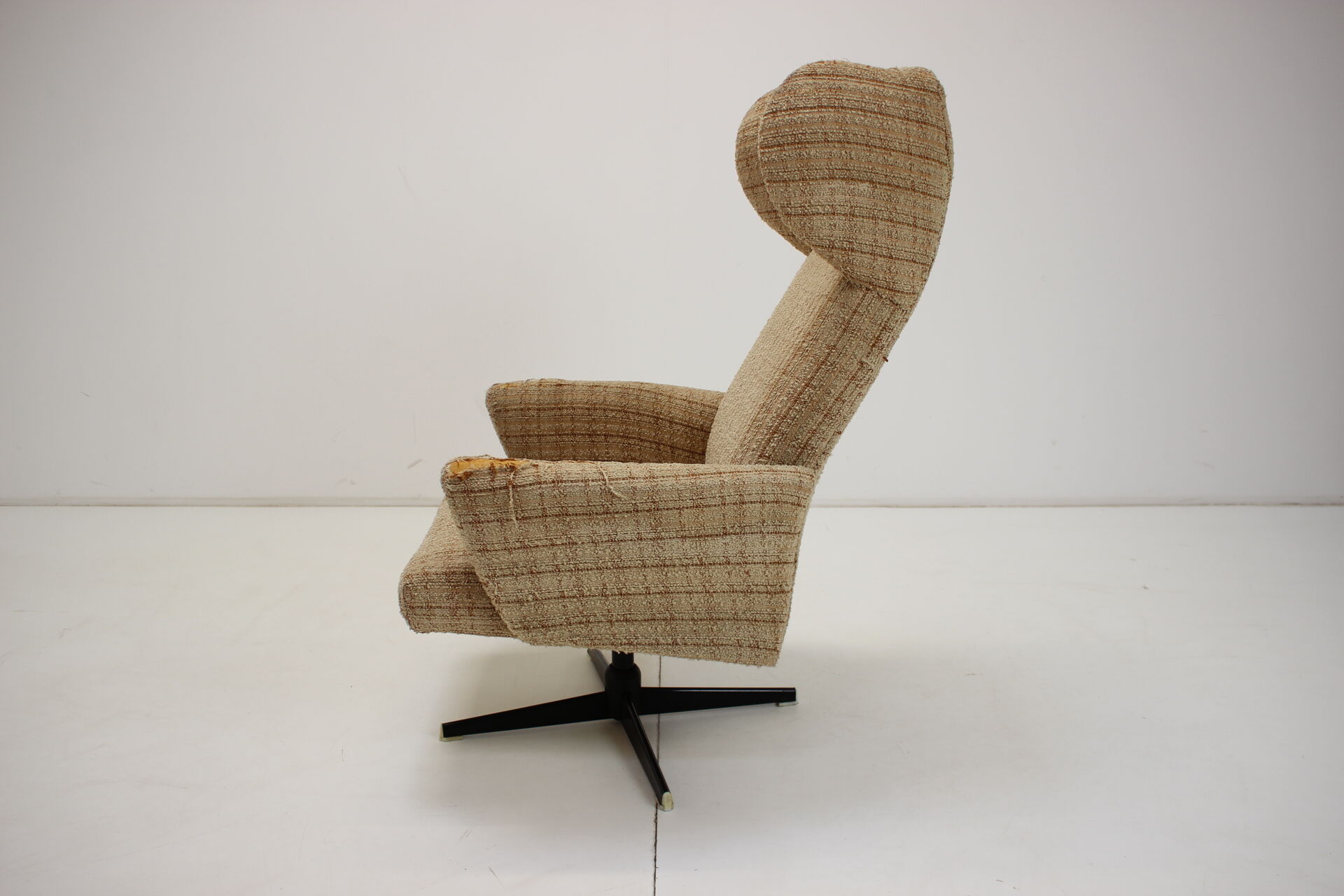 Swivel Armchair in the Middle the century,1970's.