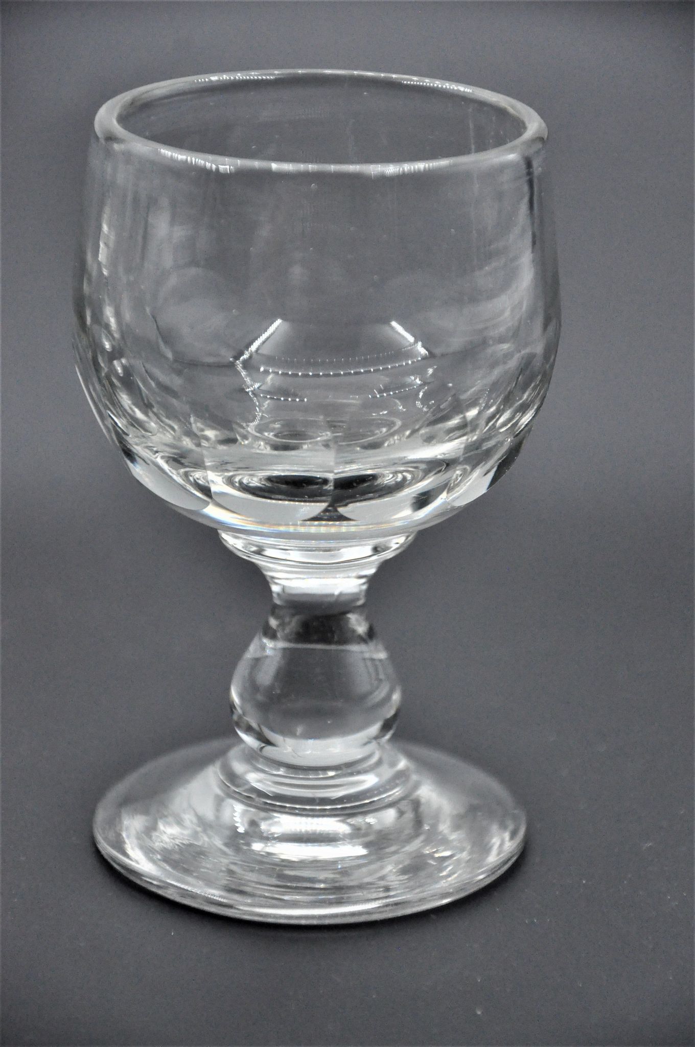 Old service of 6 wine glasses - crystal or cut glass - tableware