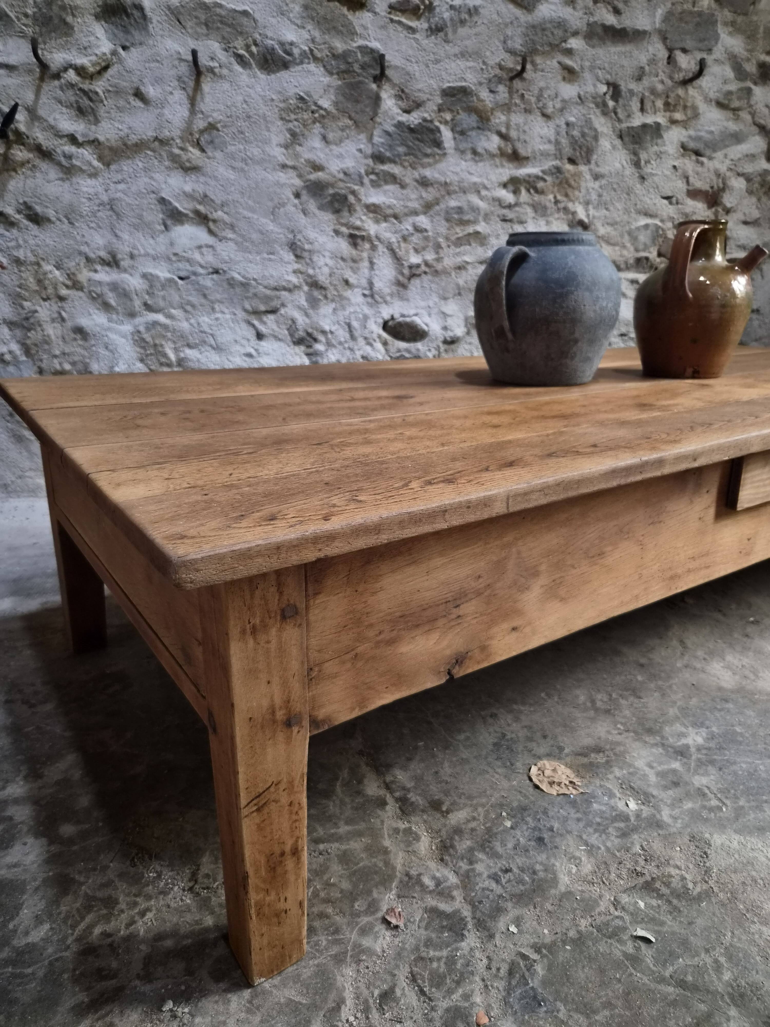 Table basse ancienne en chêne français – Table XXL de ferme du XIXe siècle