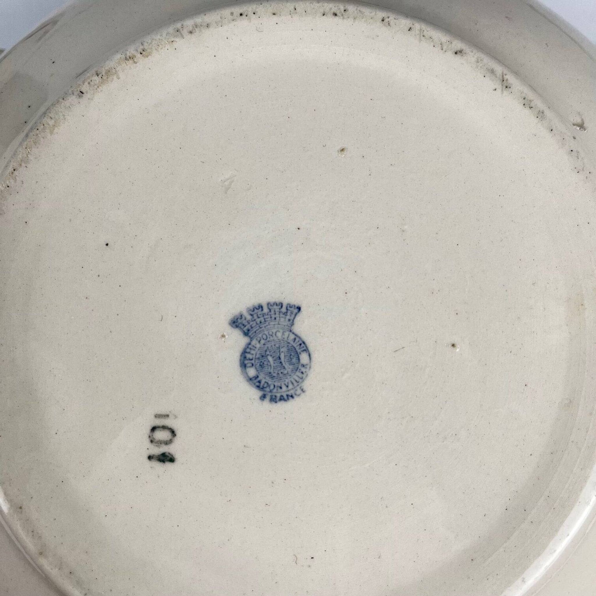 Half-porcelain soup tureen from Badonviller, blue flower pattern, early 20th century.