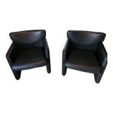 Pair of Tecno 148 leather armchairs