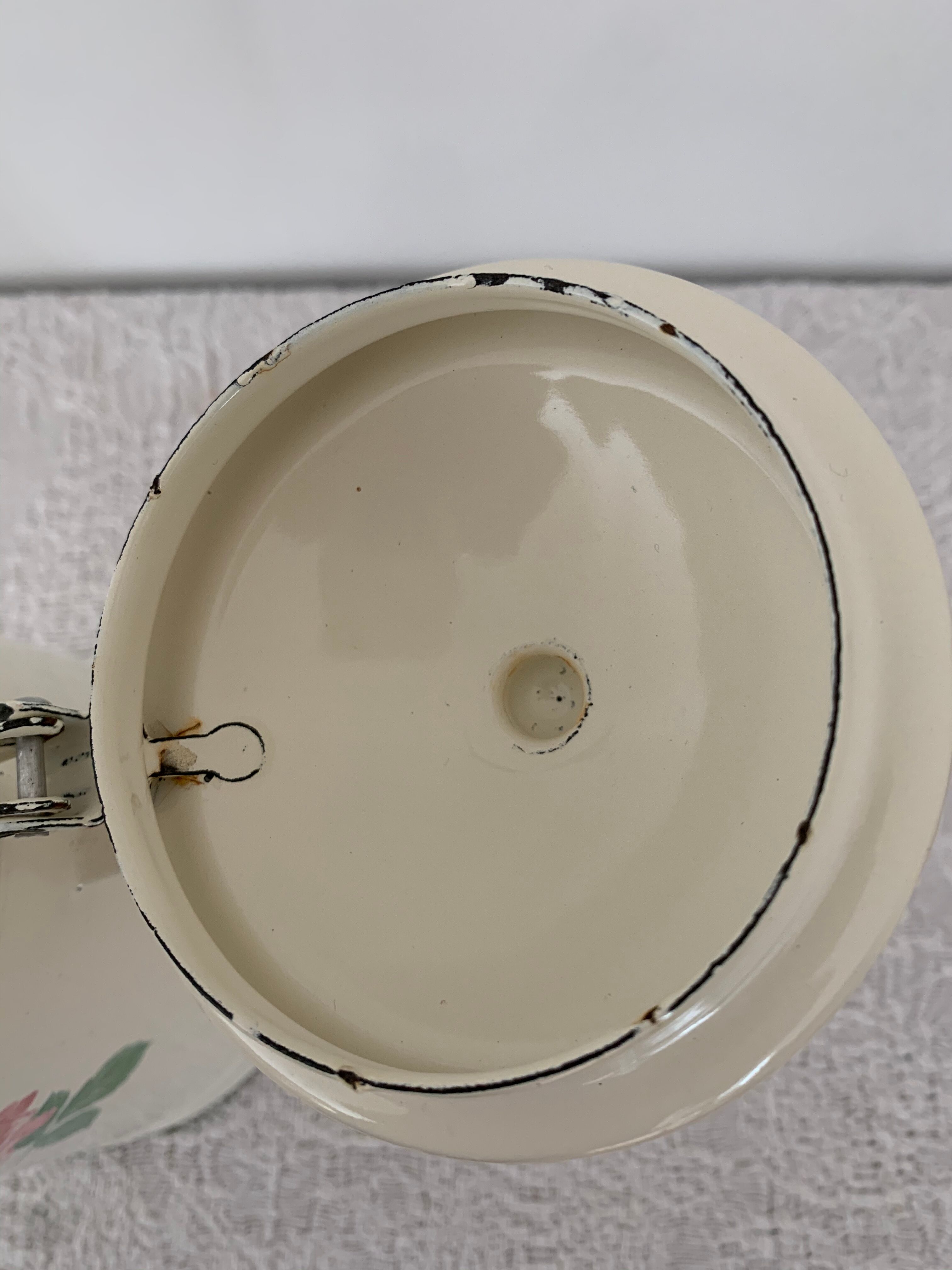 Enamelled coffee maker