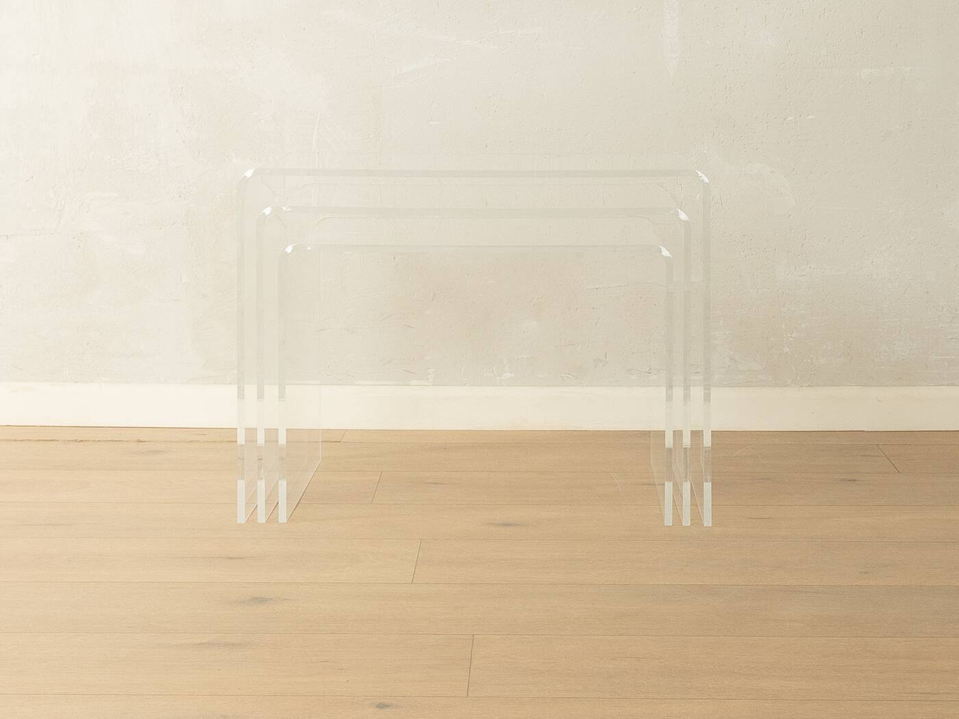 Tables gigognes en acrylique des années 1960