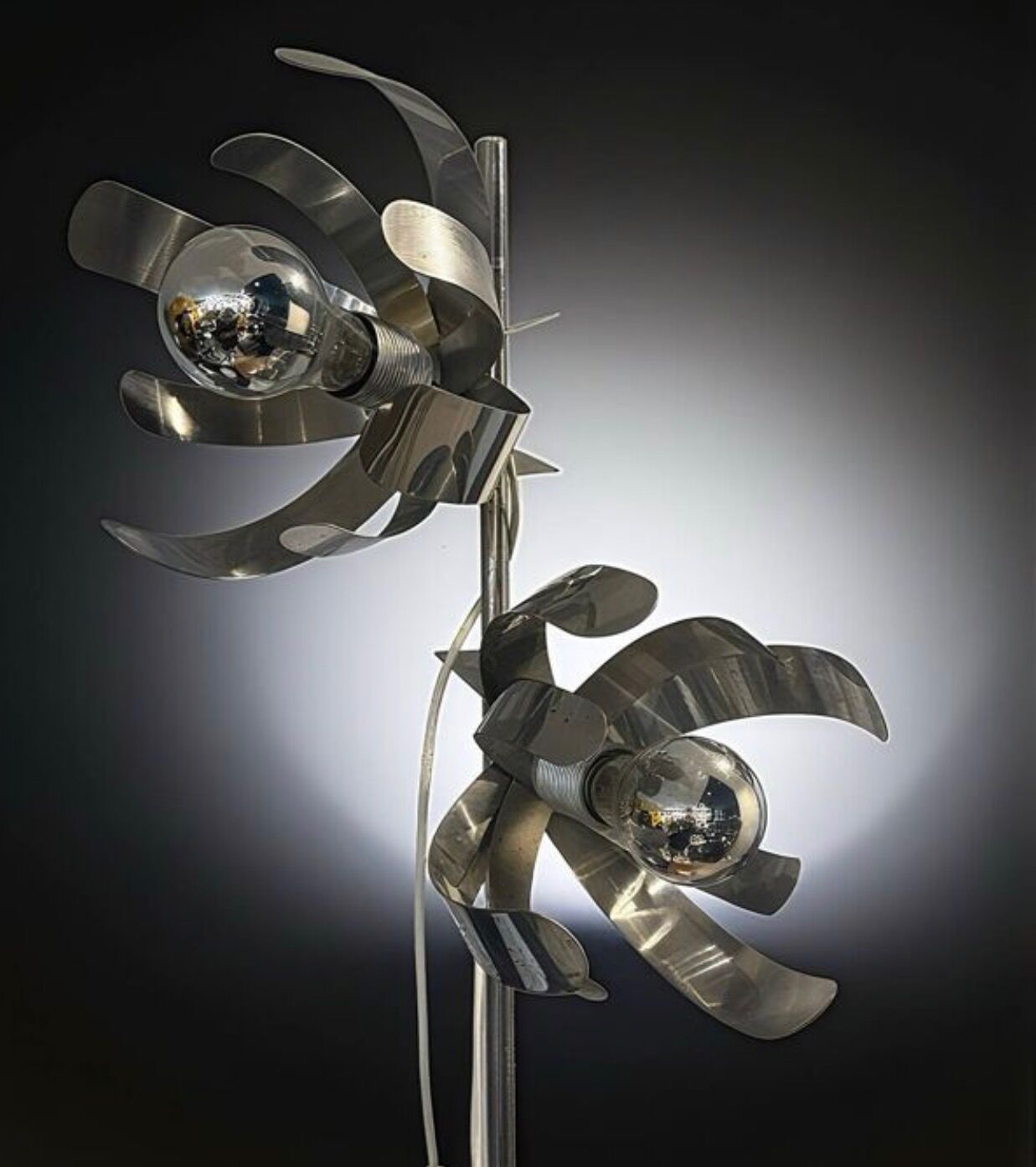 Lampe fleur métal circa 1970