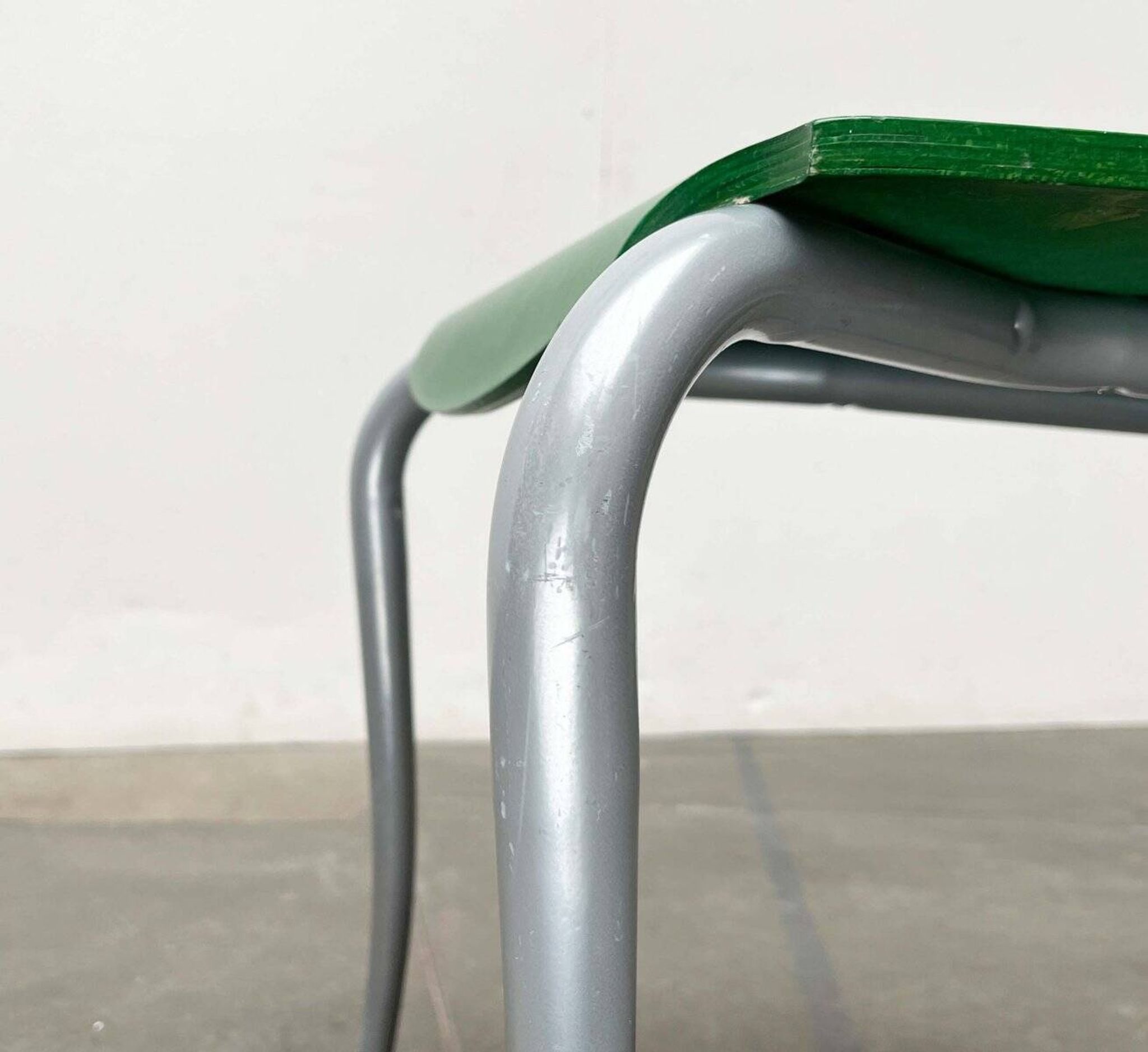 Chaise postmoderne italienne verte, années 1980