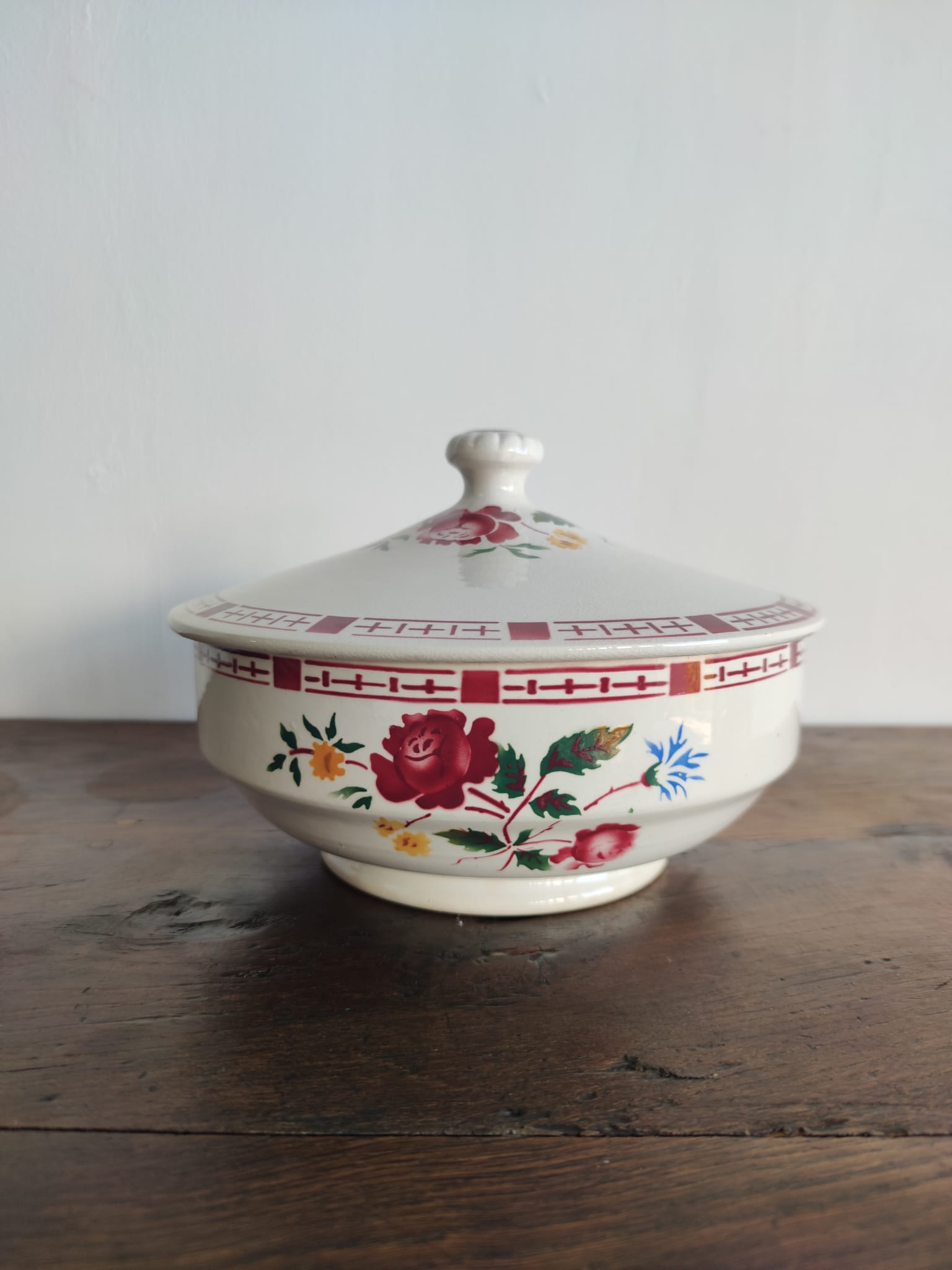 Soup pot Sarreguemines and Digoin Model Danielle