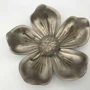 Vintage lotus flower ashtray with 5 removable petals in silver metal