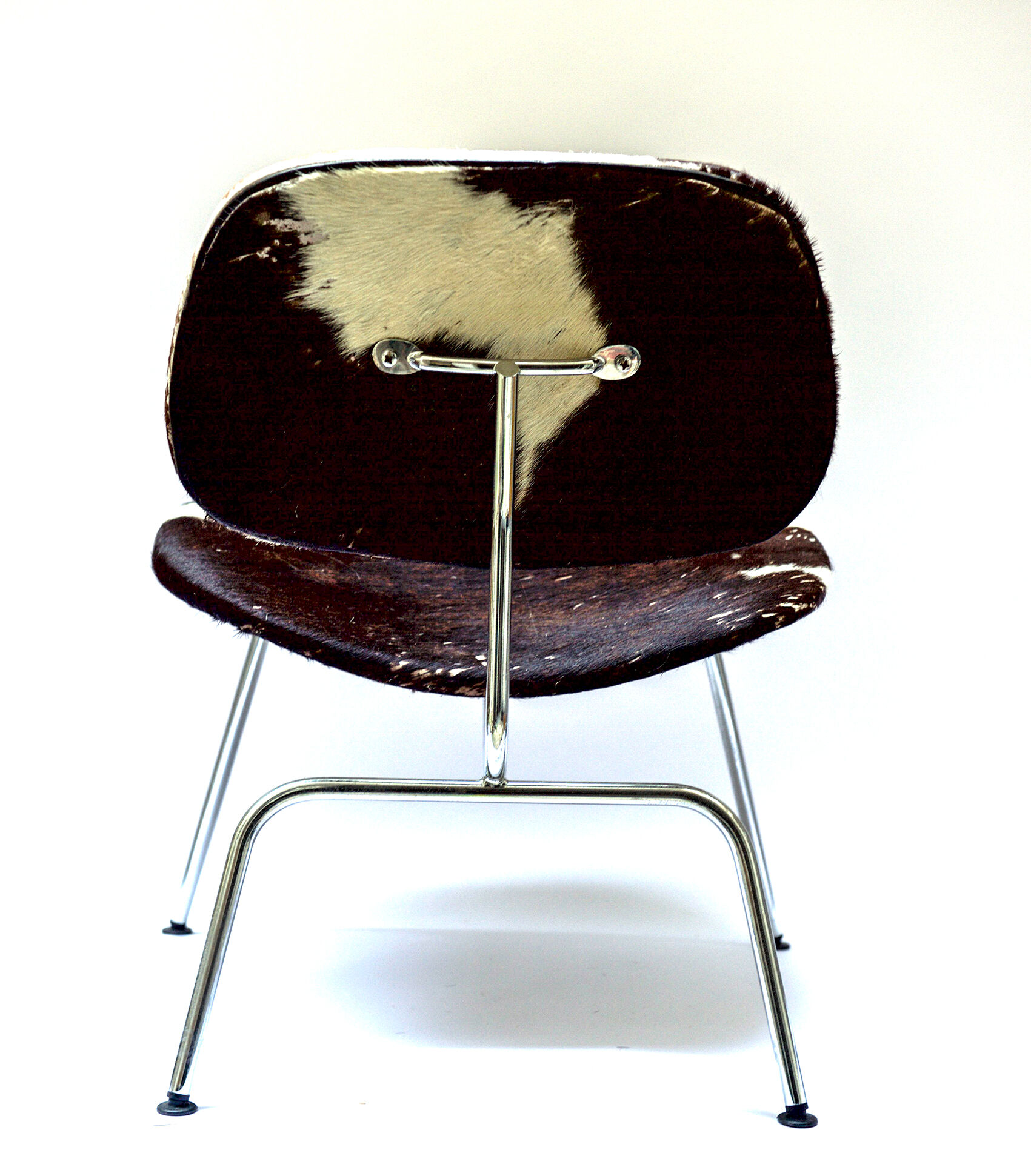 Lounge chair by Charles and Ray Eames "LCM" calfs skin