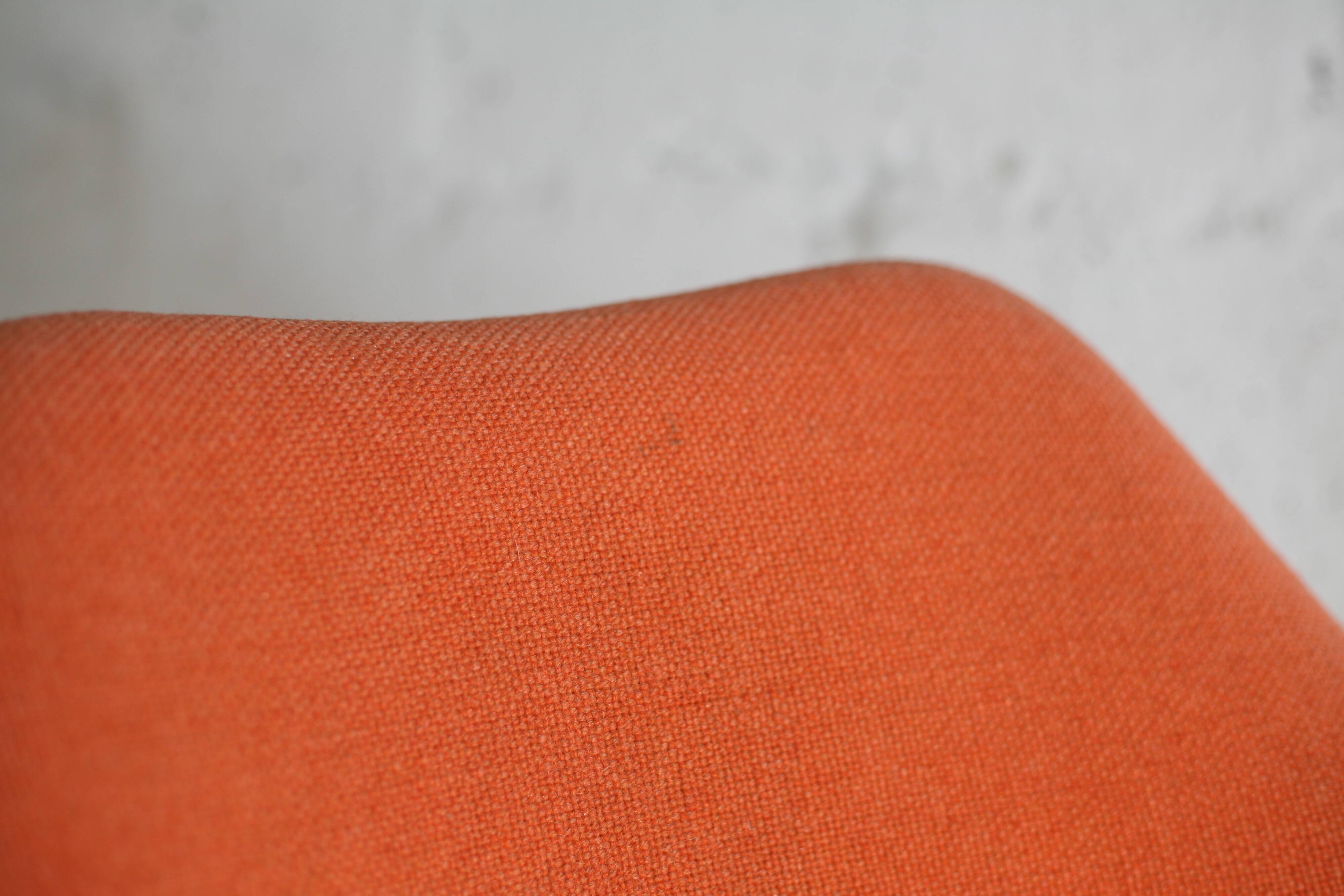 Tulip swivel armchair, Signed Knoll, Eero Saarinen, USA, circa 1960.