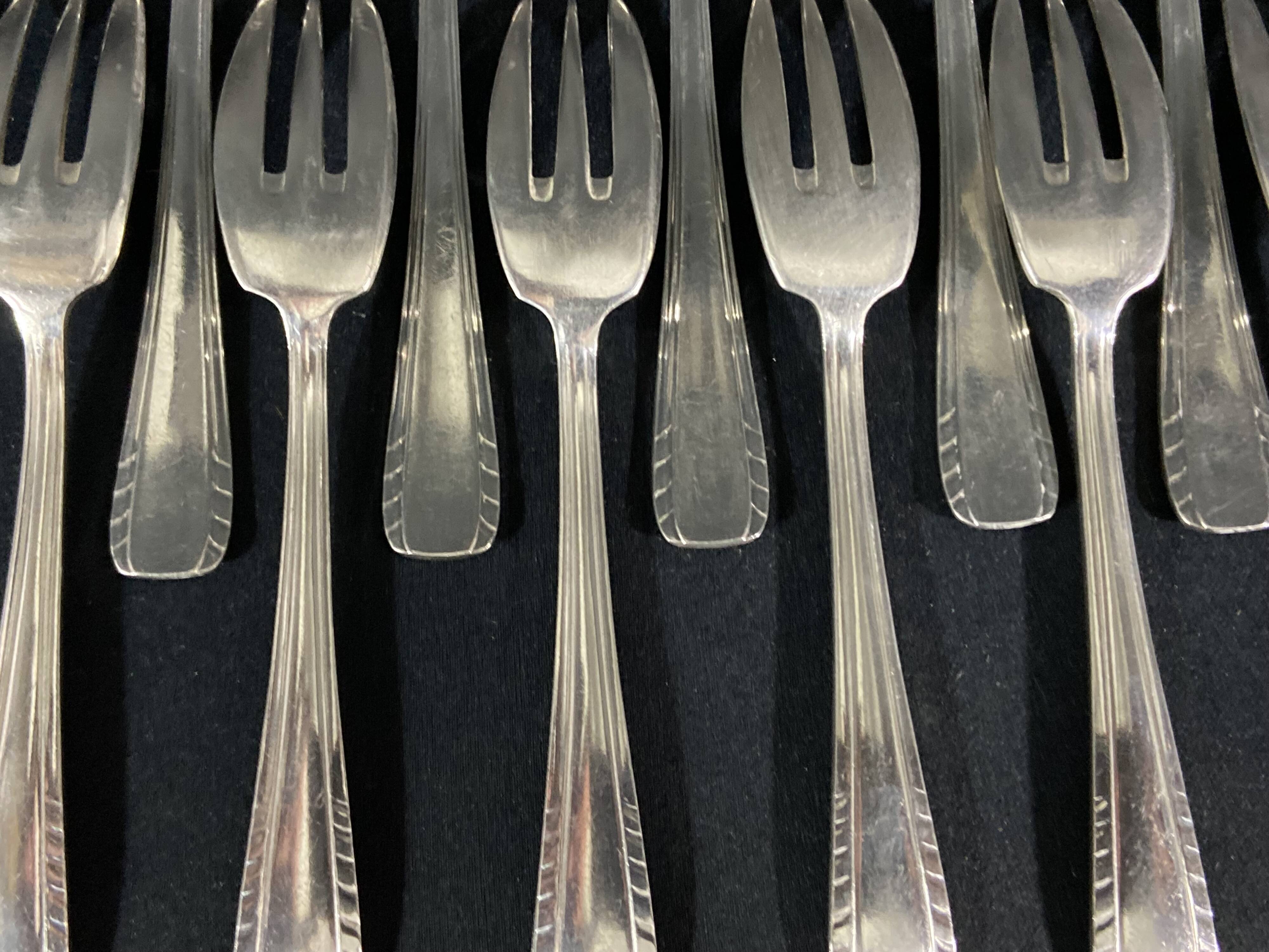 Set of 12 Vintage Design Silver Metal Dessert Cake Forks 1