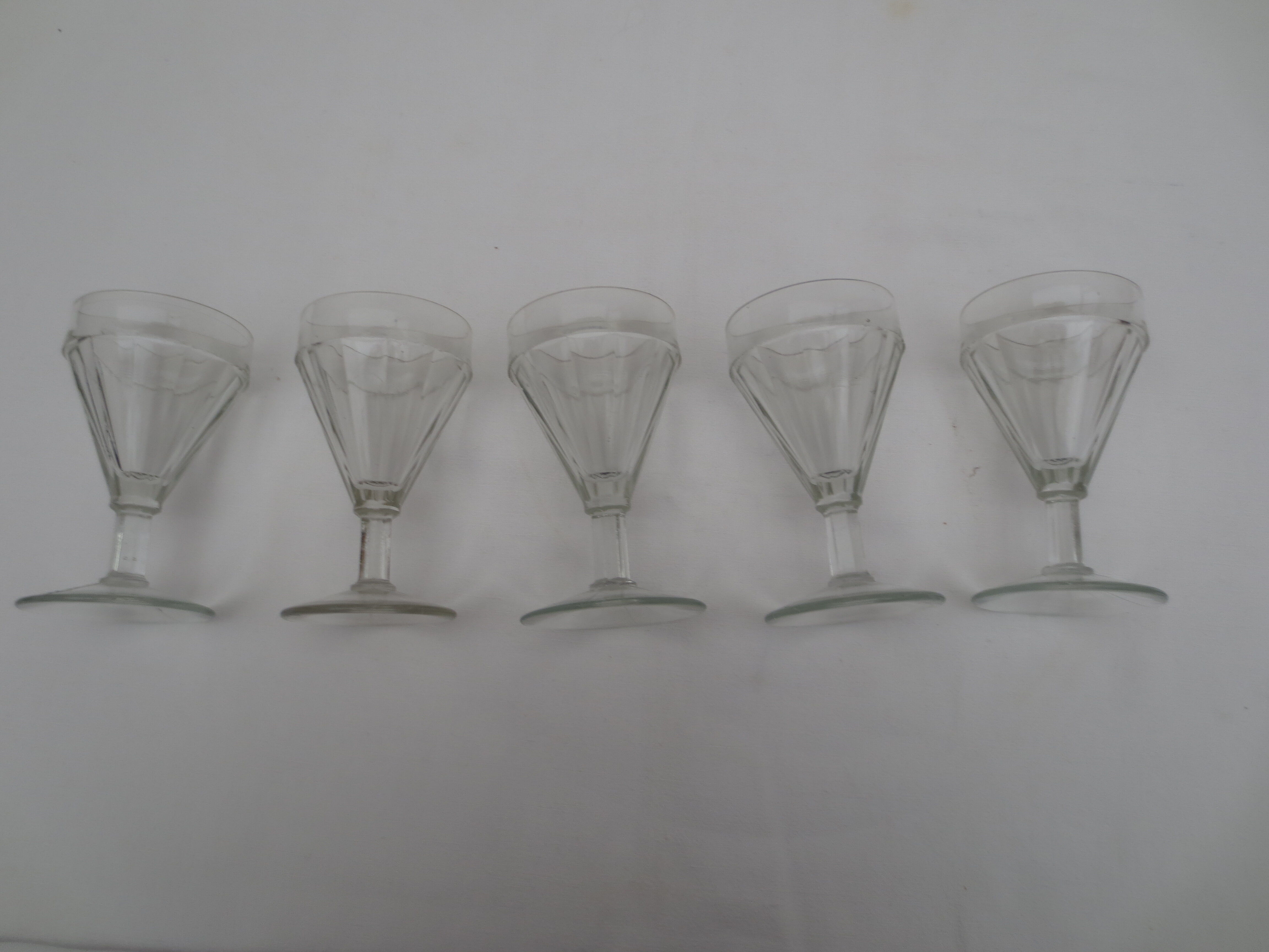 Lot de 5 verres à vin bistrot des années  50