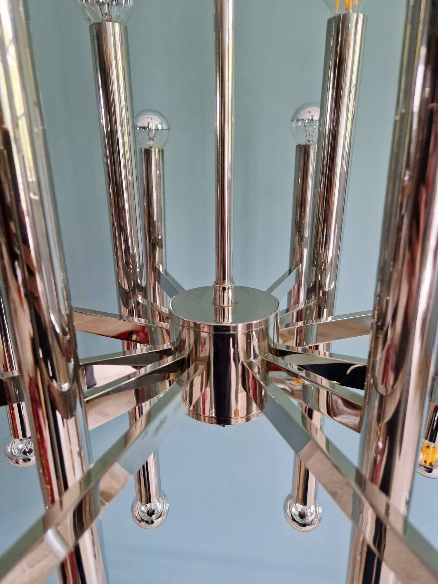Large chrome metal chandelier (24 lights), Sciolari design, 1970.