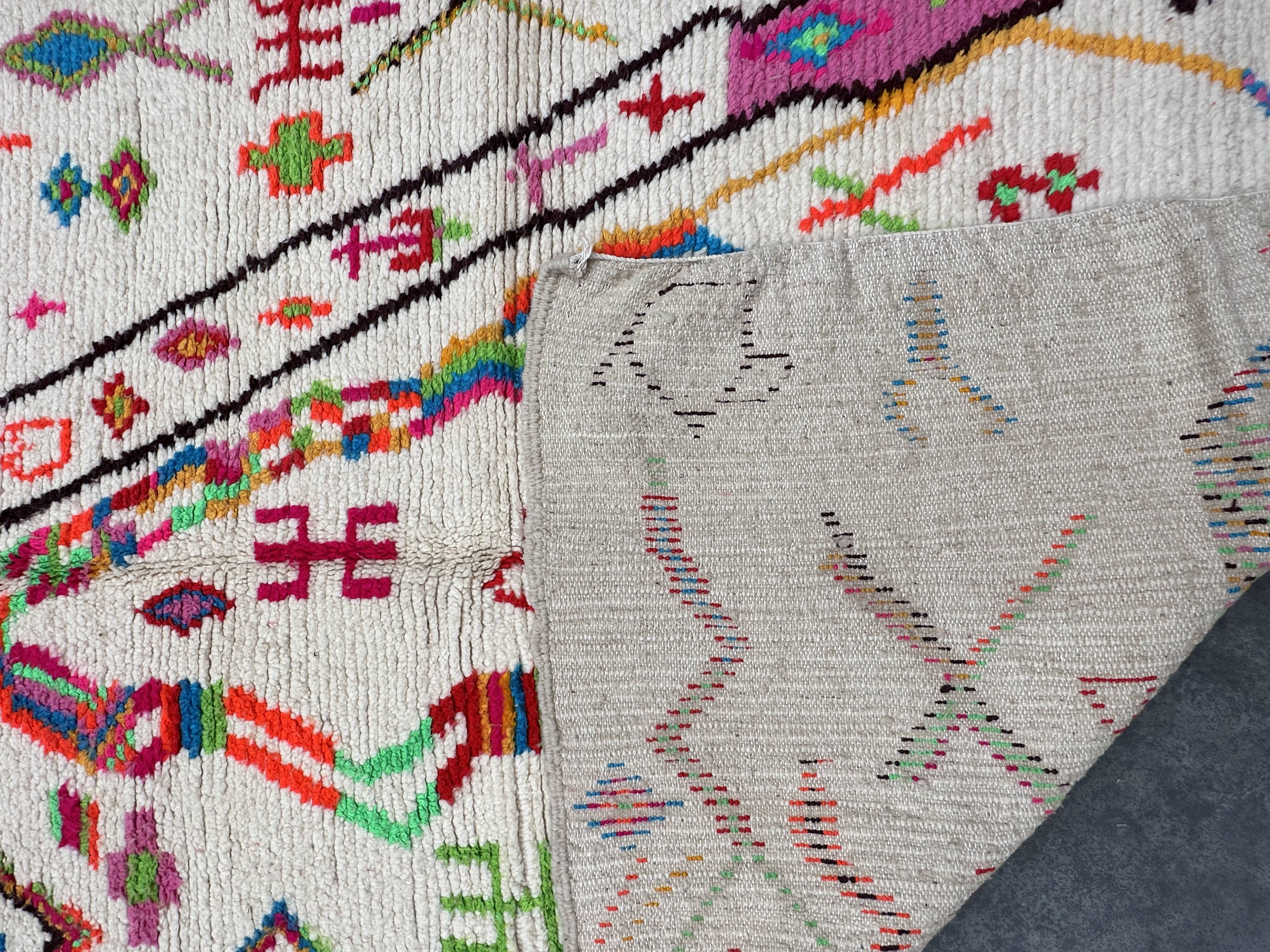 Colorful Moroccan rug - 147 x 215 cm