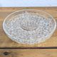 Plat apéritif rond en verre moulé à compartiments