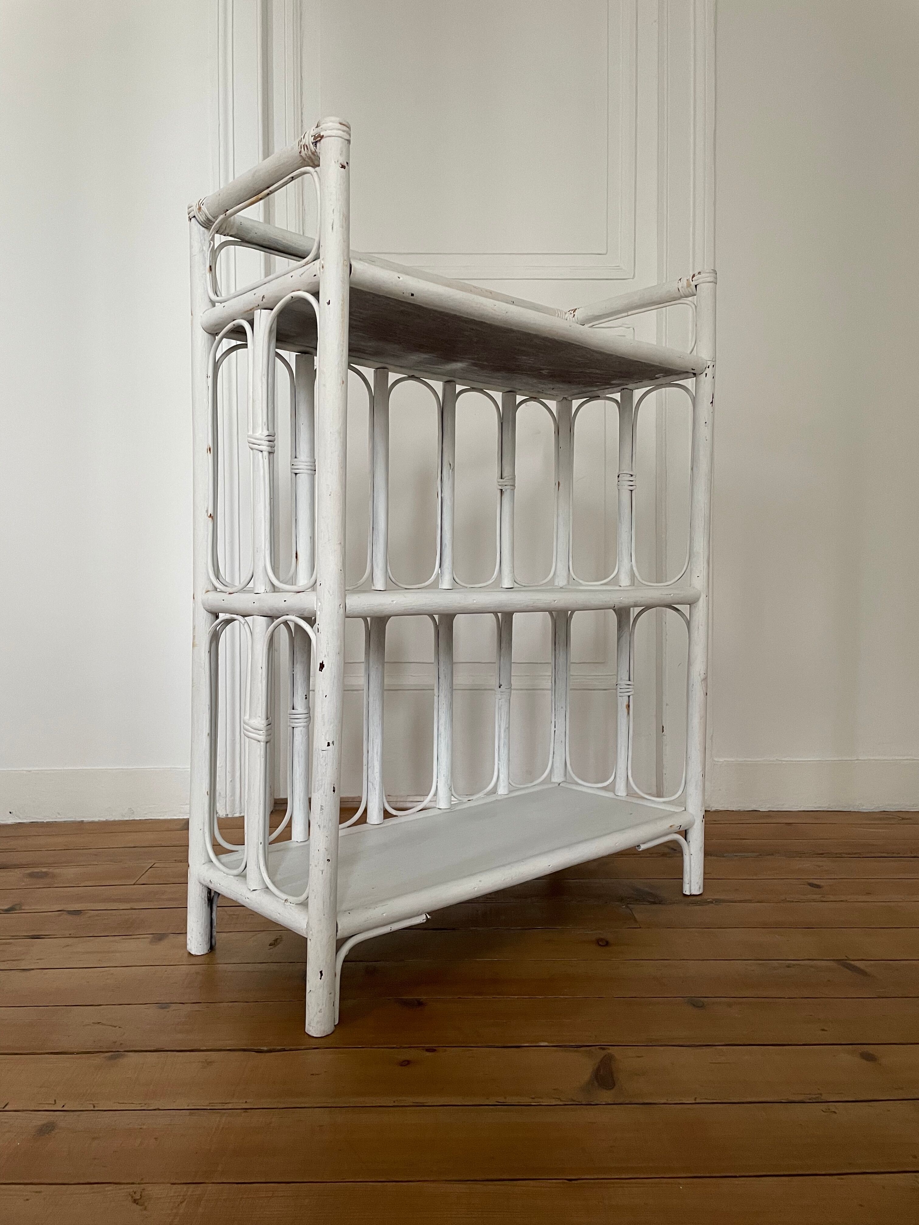 Bookcase vintage rattan standing shelf
