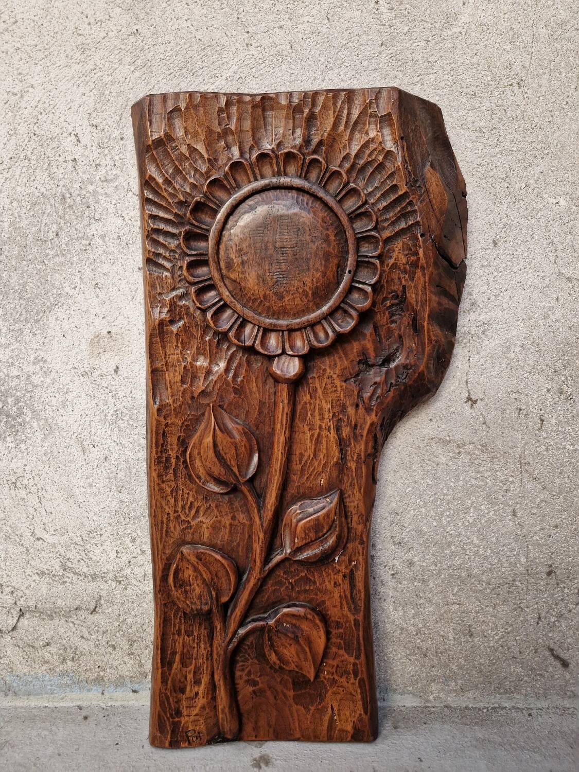 Bois sculpté fleurs 1975