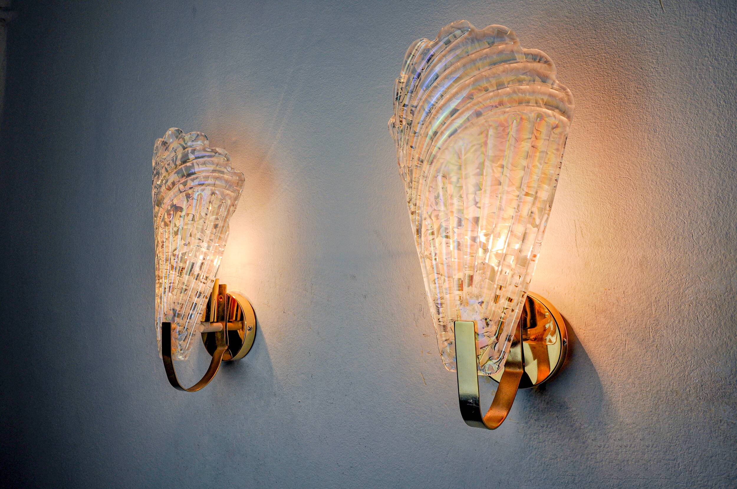 Pair of frosted leaf wall lights, Murano glass, Italy, 1970