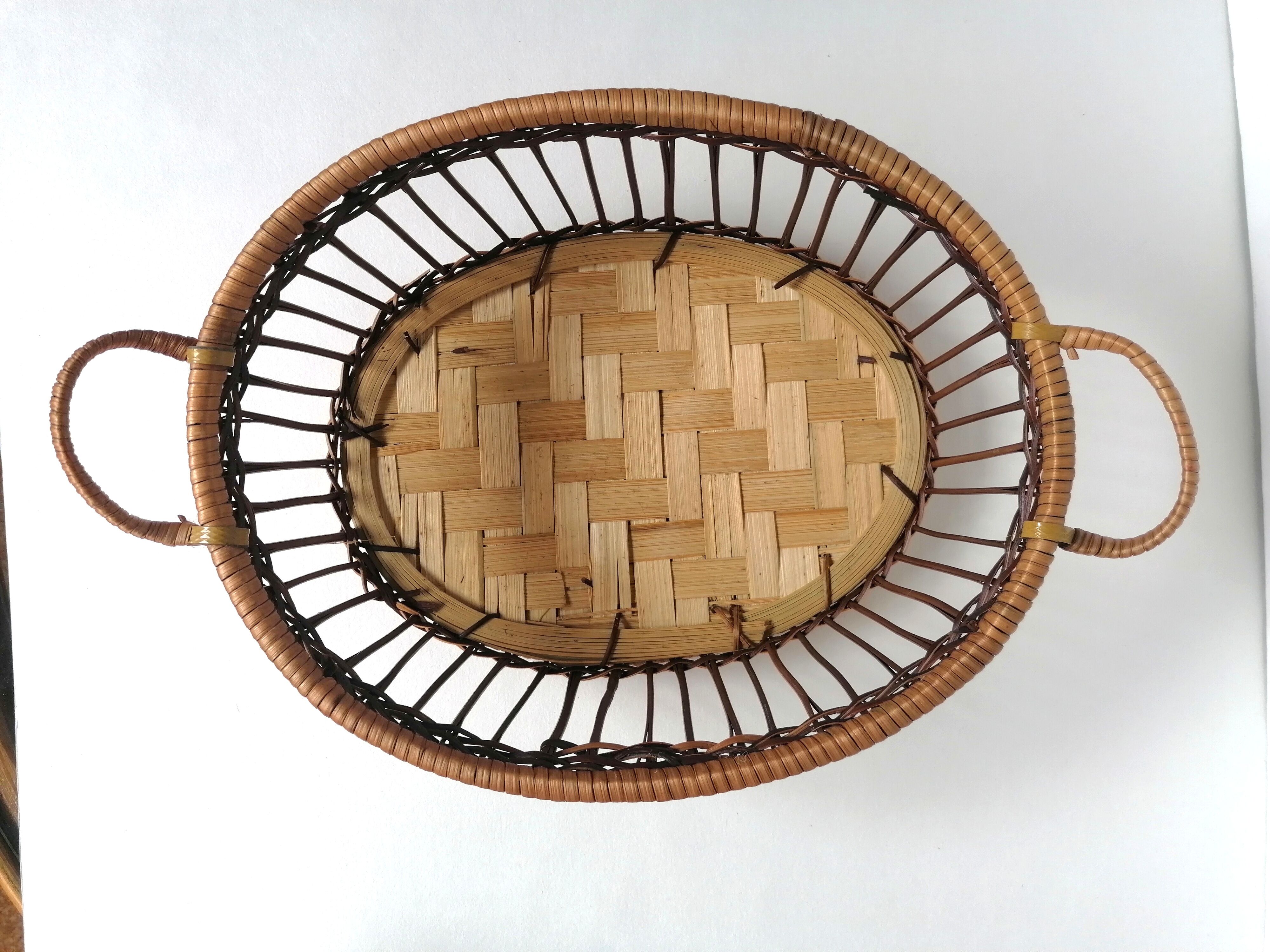 Wicker bread basket