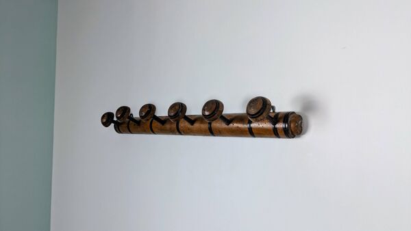 Patère vintage bambou bois sculpté 7 crochets – Élégance naturelle