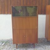 Secretary feet spindles