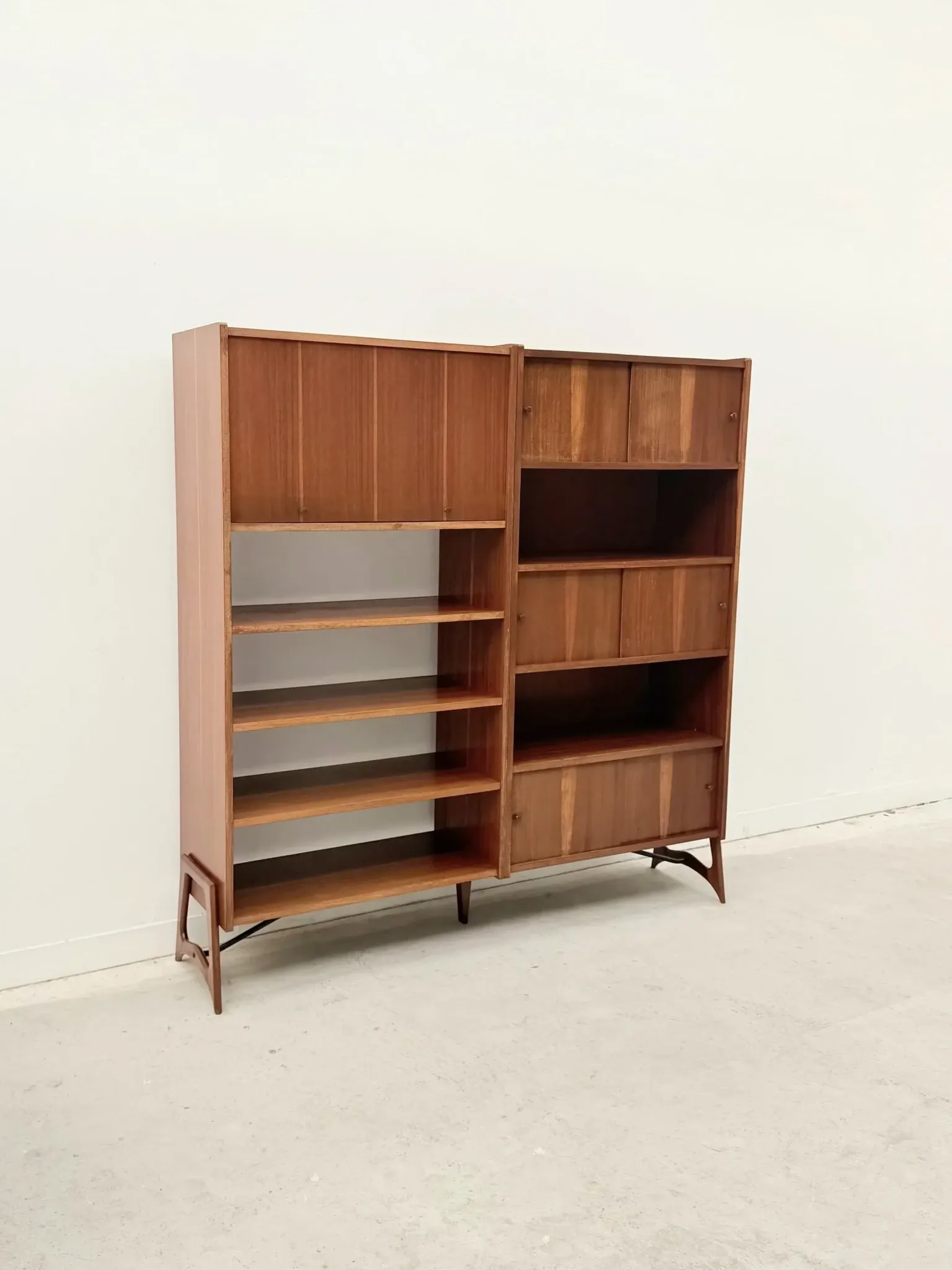 Scandinavian style bookshelf in teak and brass, 1950.