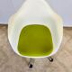 Fauteuil plastic armchair de Charles et Ray Eames édition Vitra