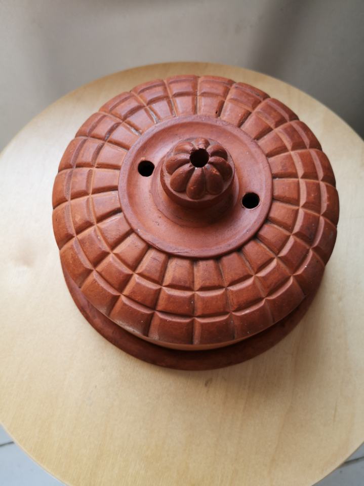 Cheese bell with terracotta plate