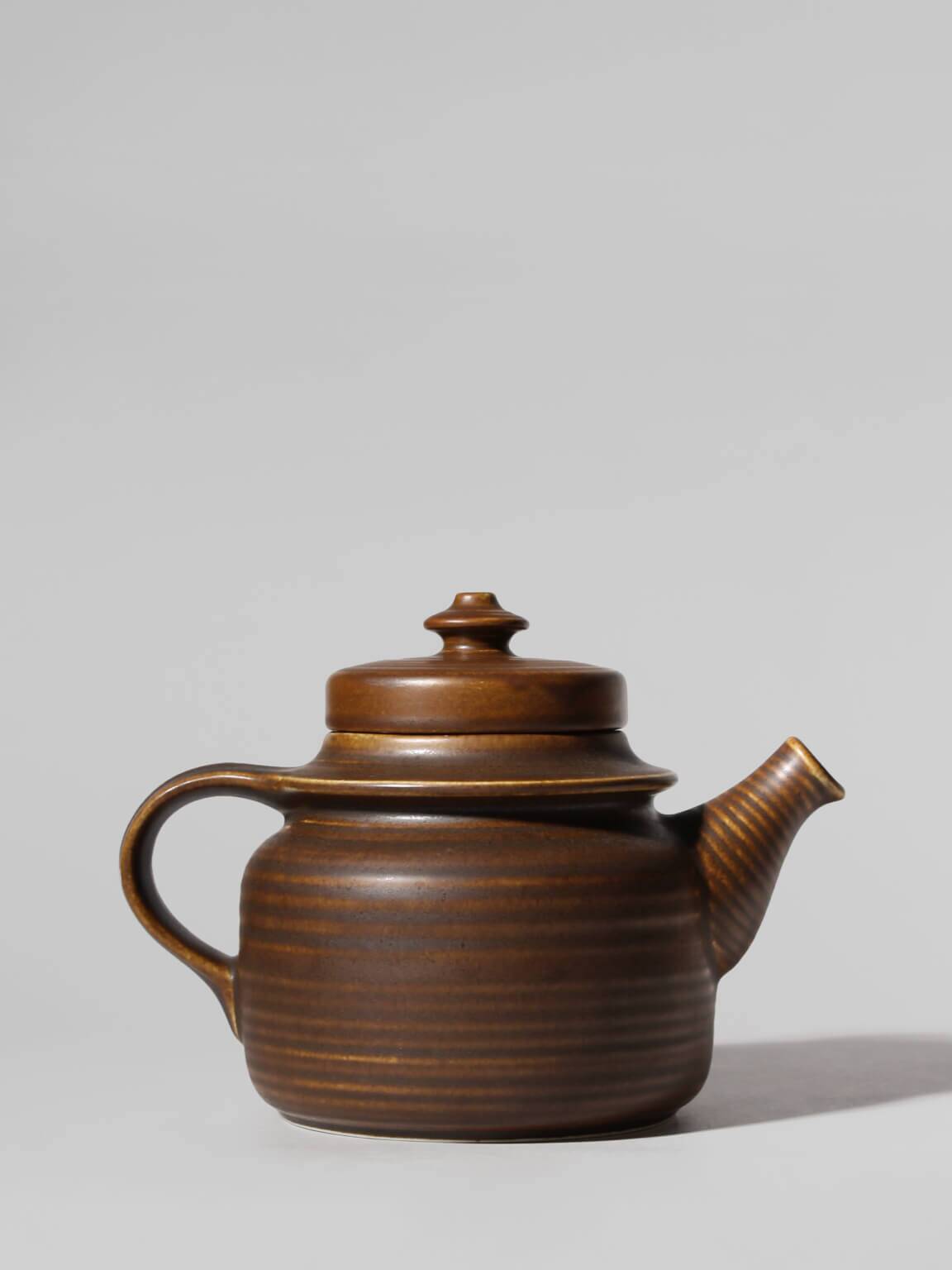 Ulla Procopé, Göran Bäck "Kaarna" Ceramic Matte Teapot, For Arabia, Finland