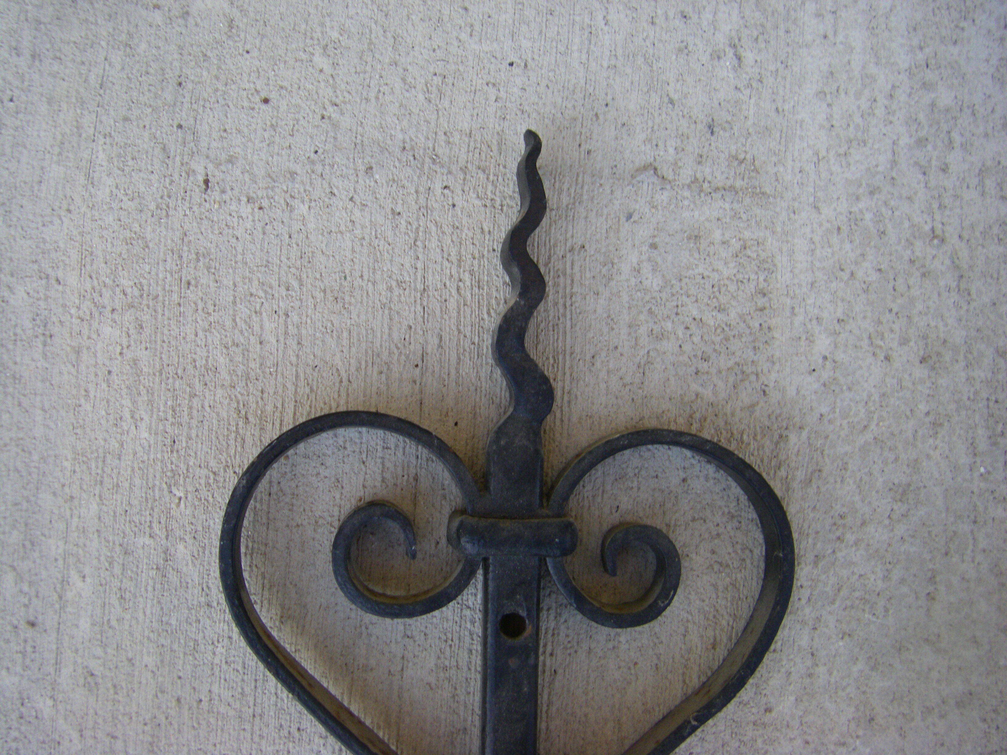 Paire de potences de lanterne de jardin en fer forgé