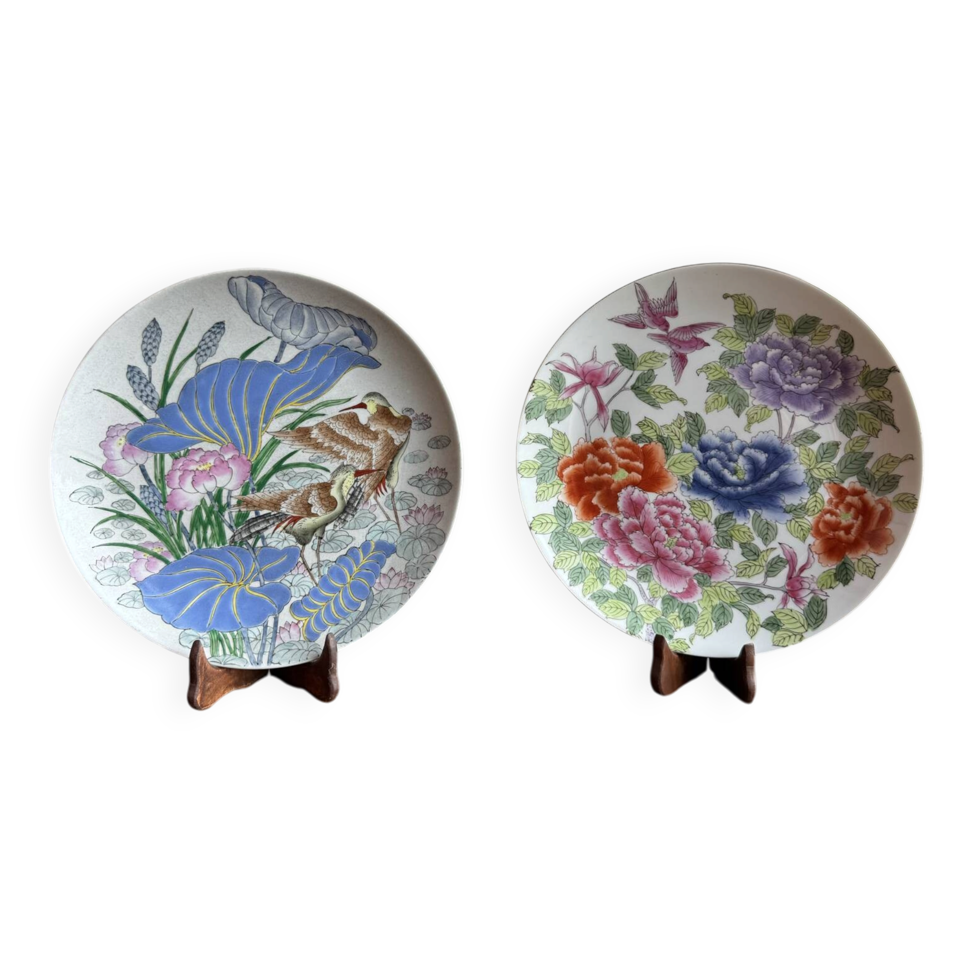Pair of plates from Jingdezhen, China, early 20th century.