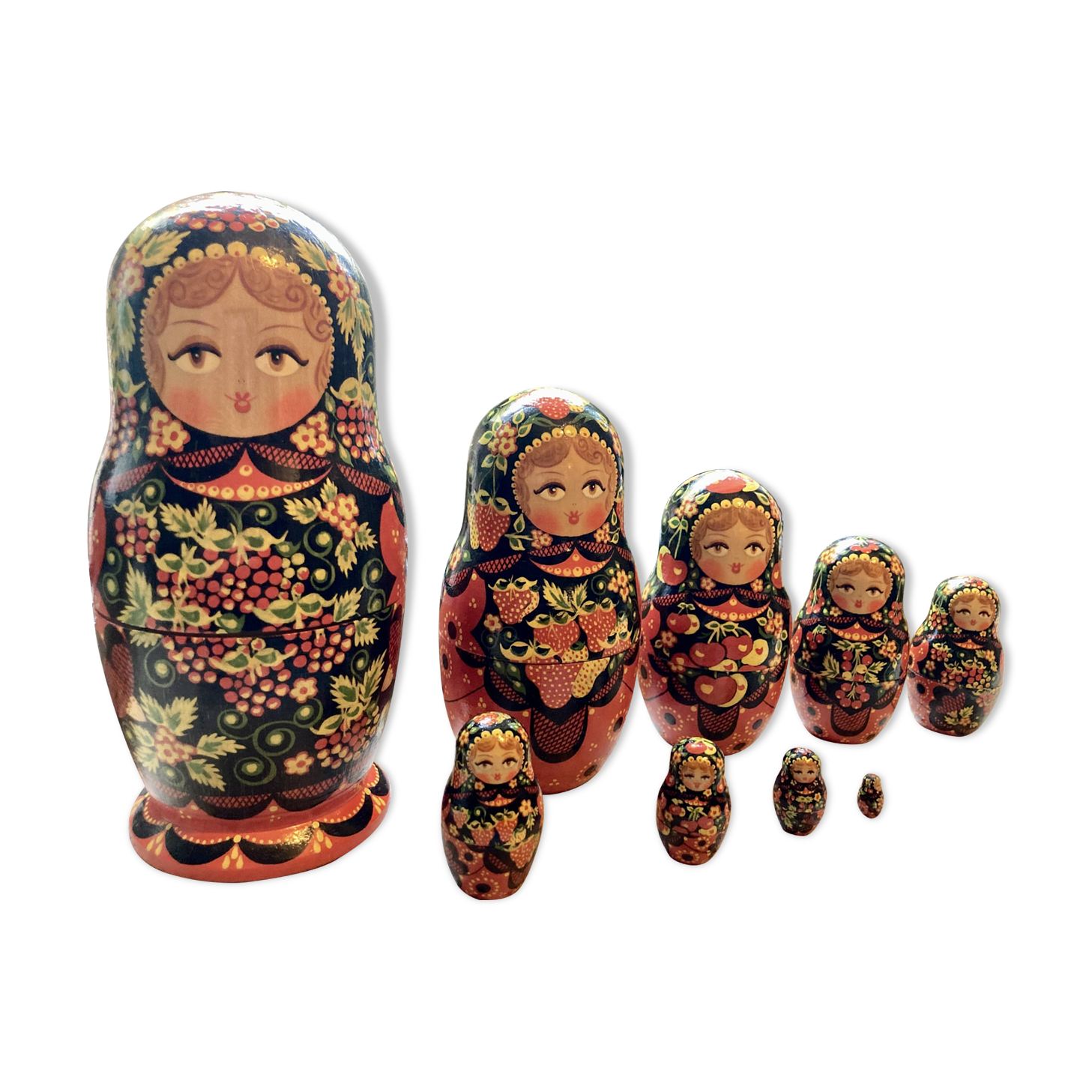 Magnificent family of Russian matryoshkas – 9 dolls – excellent condition