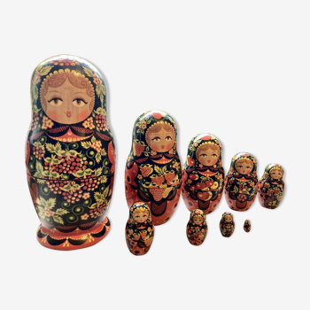 Famille de matriochkas russes – 9 poupées -excellent état