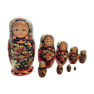 Famille de matriochkas russes – 9 poupées -excellent état