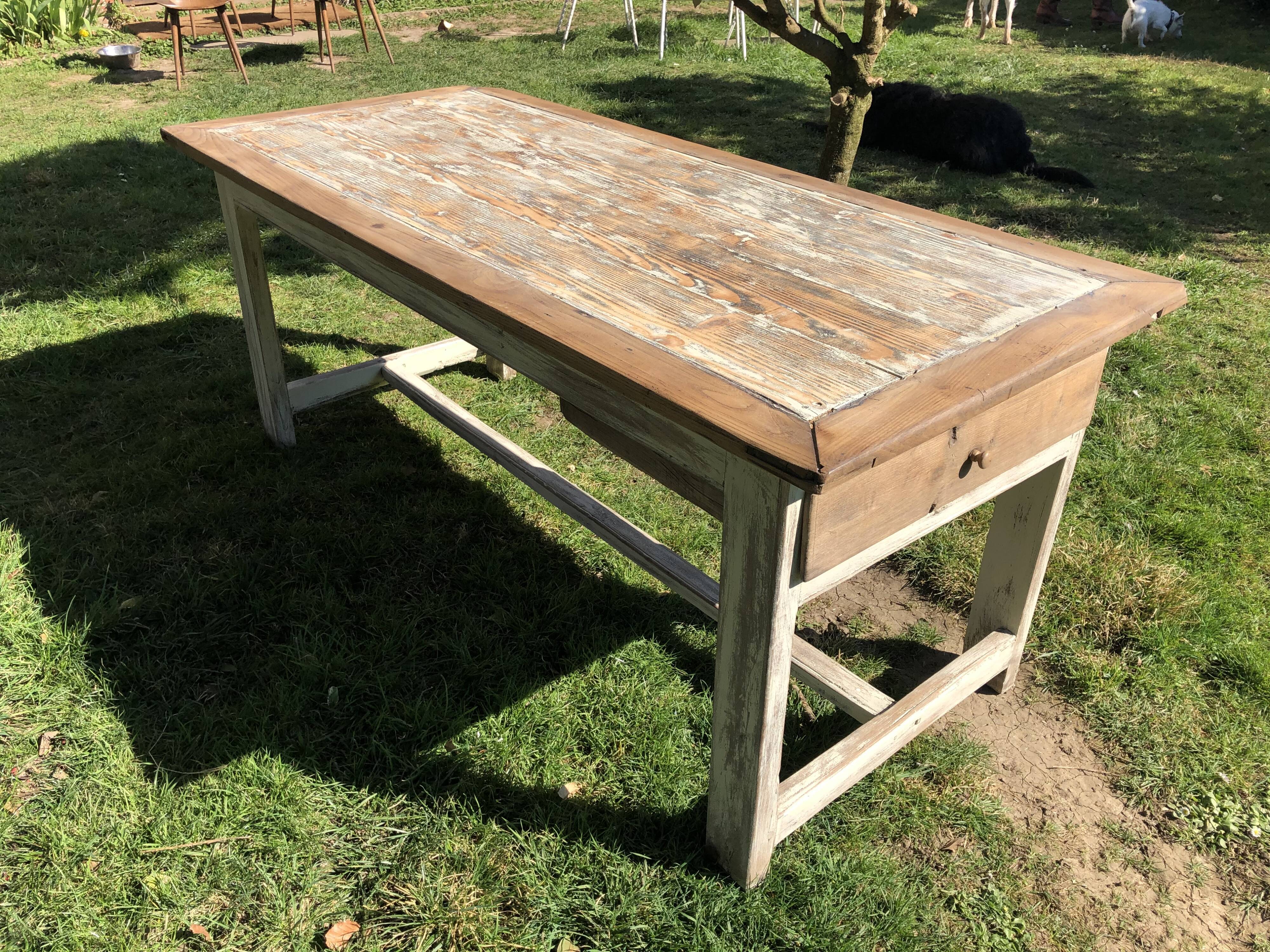 Farm table
