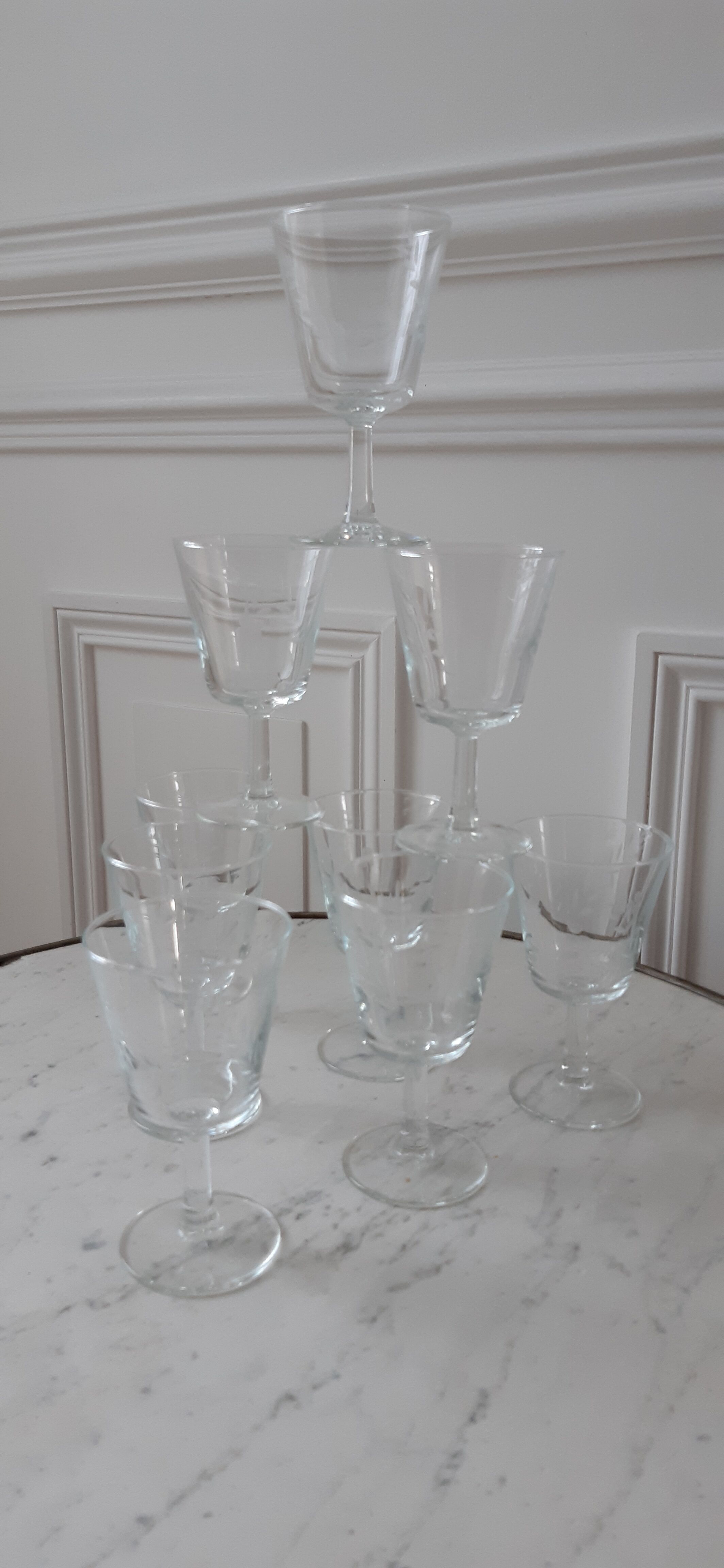 Set of 9 wine glasses in crystalline engraved 60s