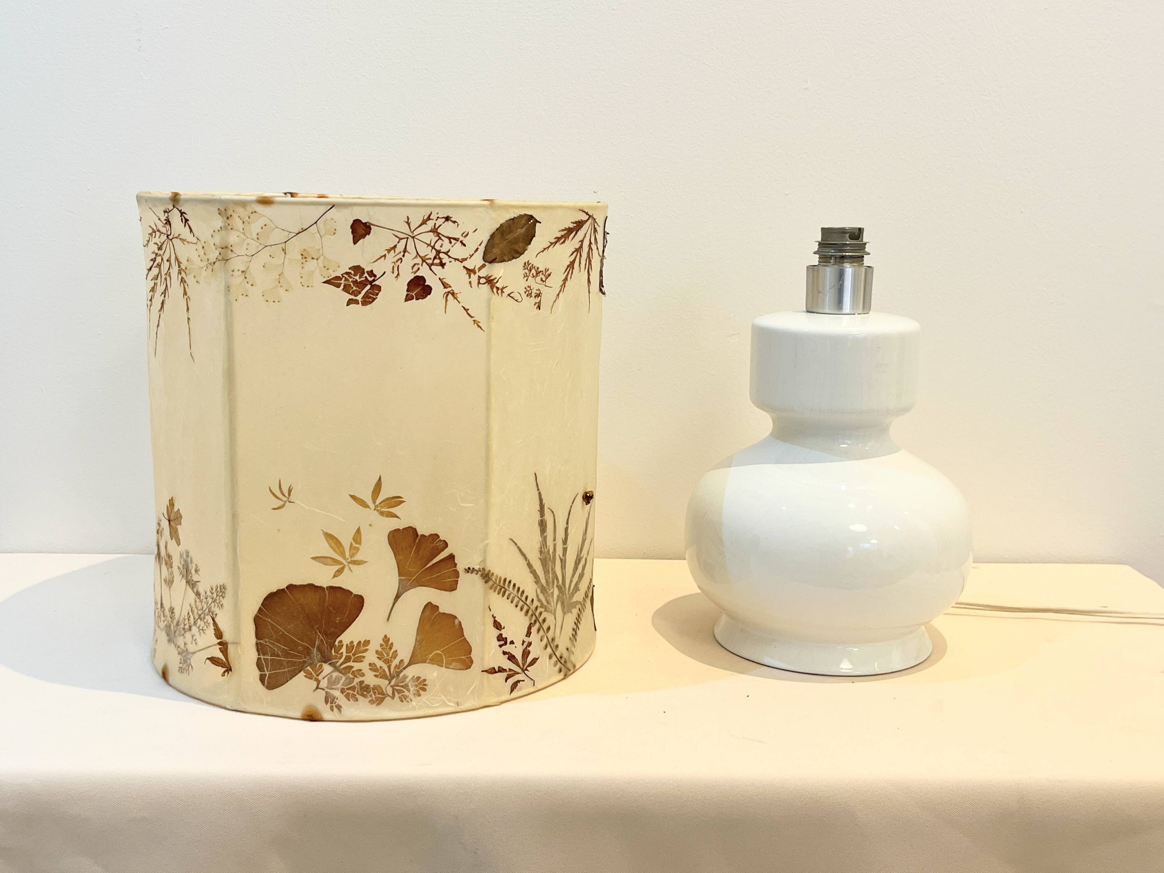 Vintage design lamp base in white ceramic with dried flower shade