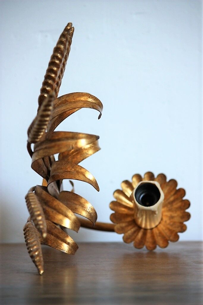 Applies "wheat sheaf" gold metal