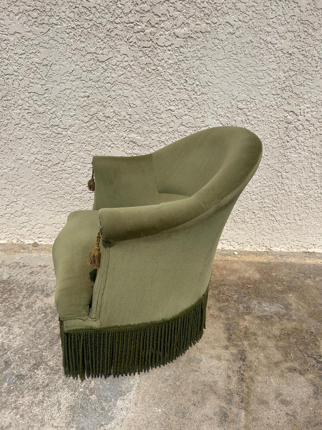 Paire de fauteuils crapaud vert vintage