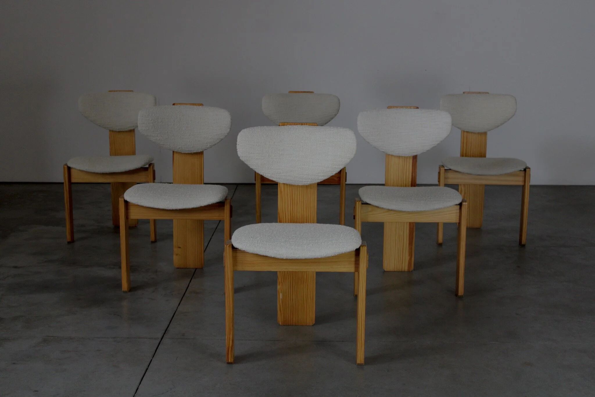 Pine tripod dining chairs - Europe 1970s