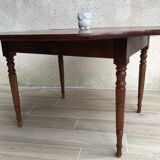Large table round in rabats in vintage massive oak