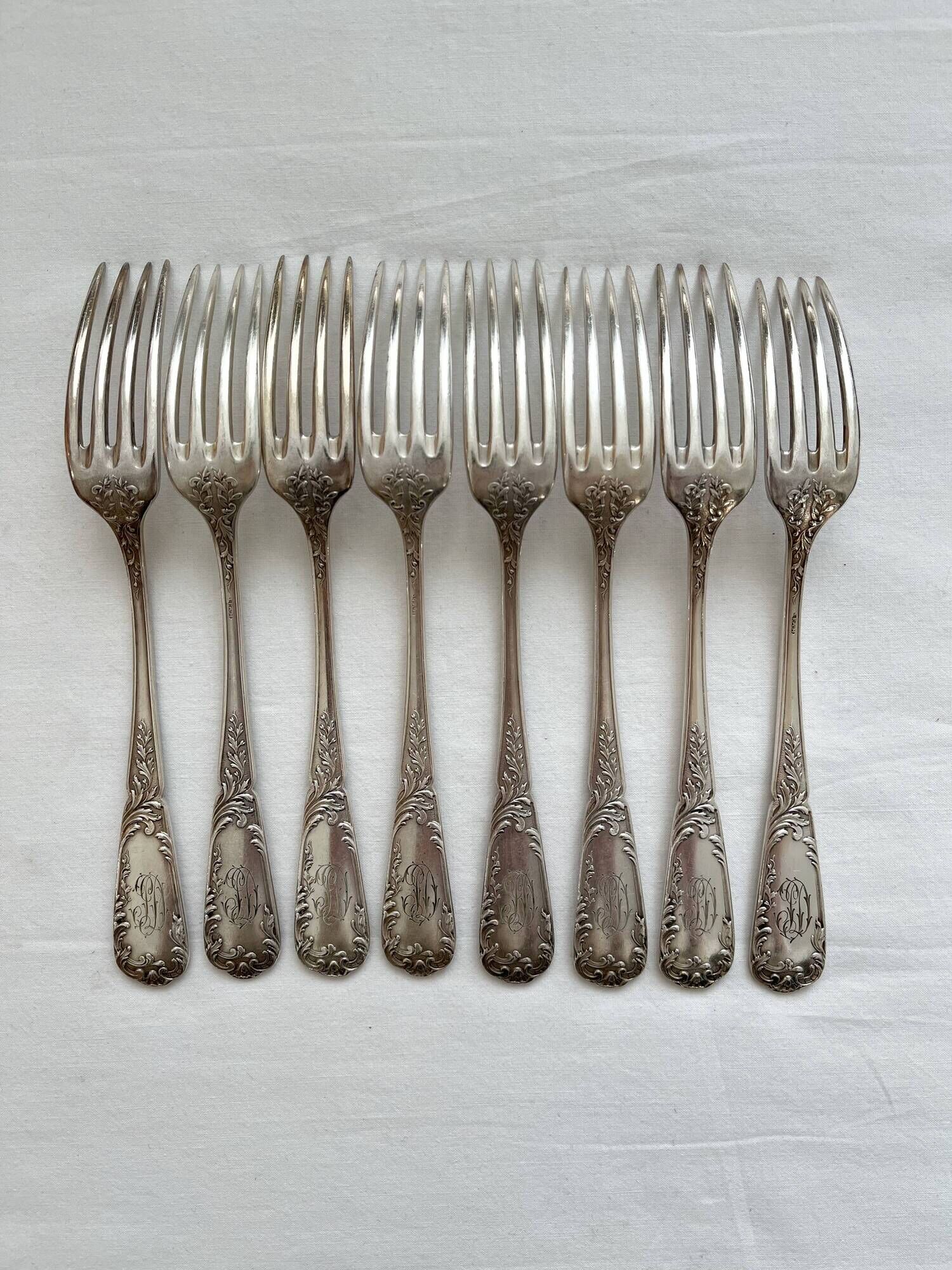Set de 8 fourchettes en métal argenté sfam