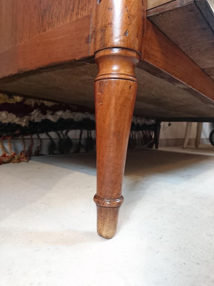 "Convenient time end XVI XVIII Saintongeaise plateau in marble"