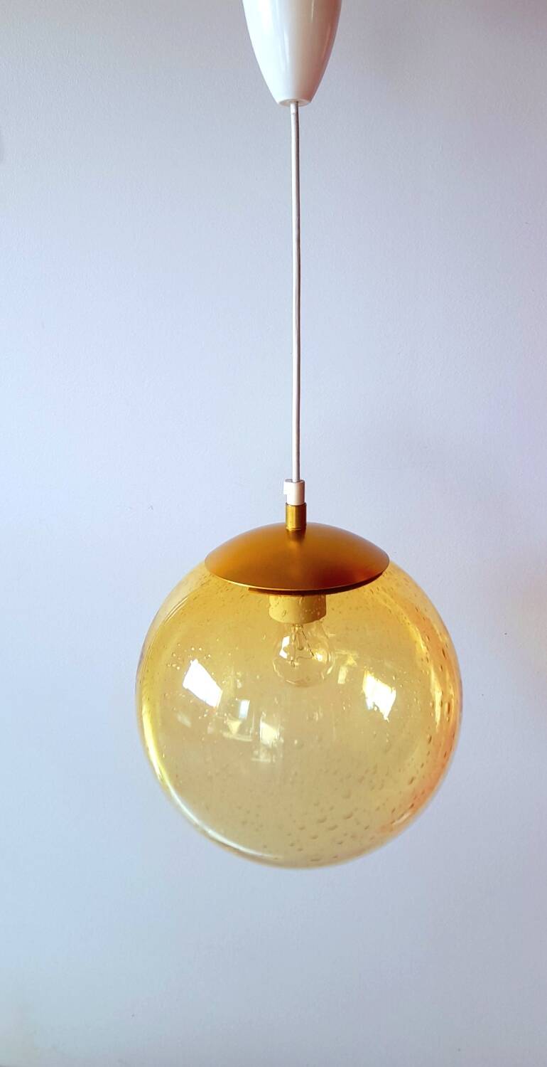 Amber bubbles glass pendant light