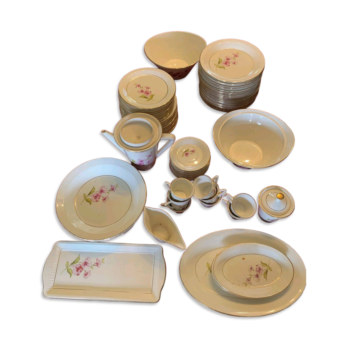 Superb Table Service Gien France – Model "Chevreuse" – 79 pieces
