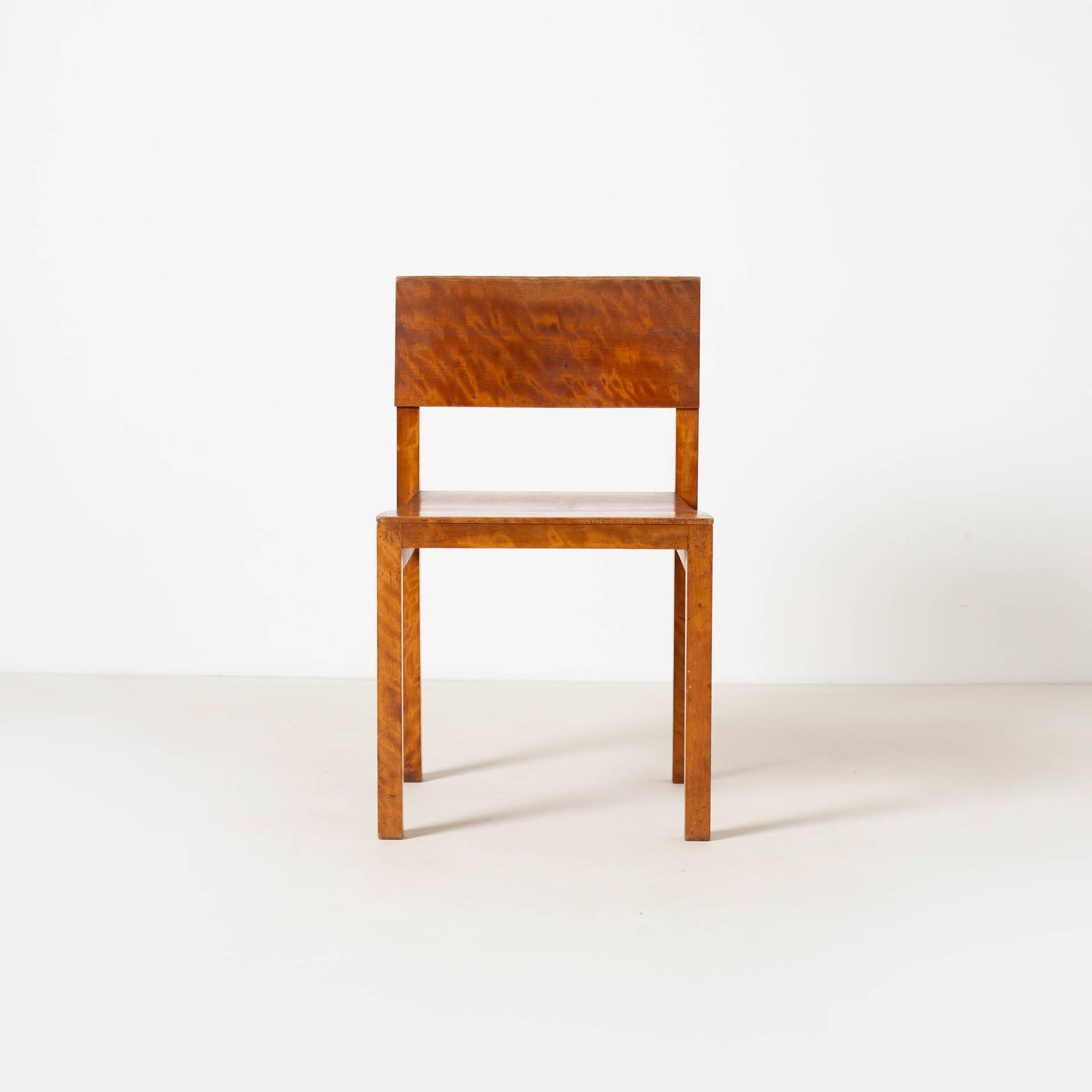 Set of 4 unique Bauhaus modernist dining chairs in birch, Prague, 1940s.