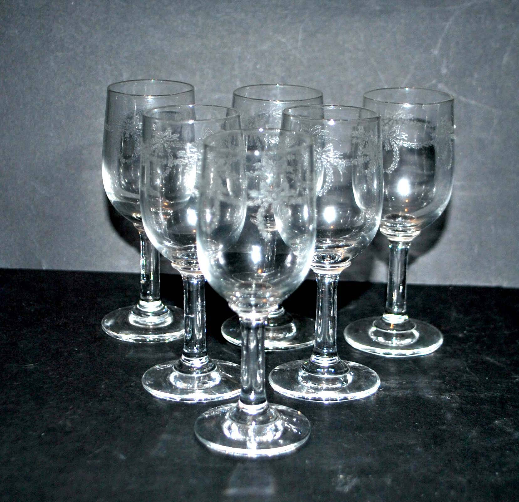 Portieux set of 6 old liqueur glasses, ferdinand model, ribbons and garlands of flowers, 1910