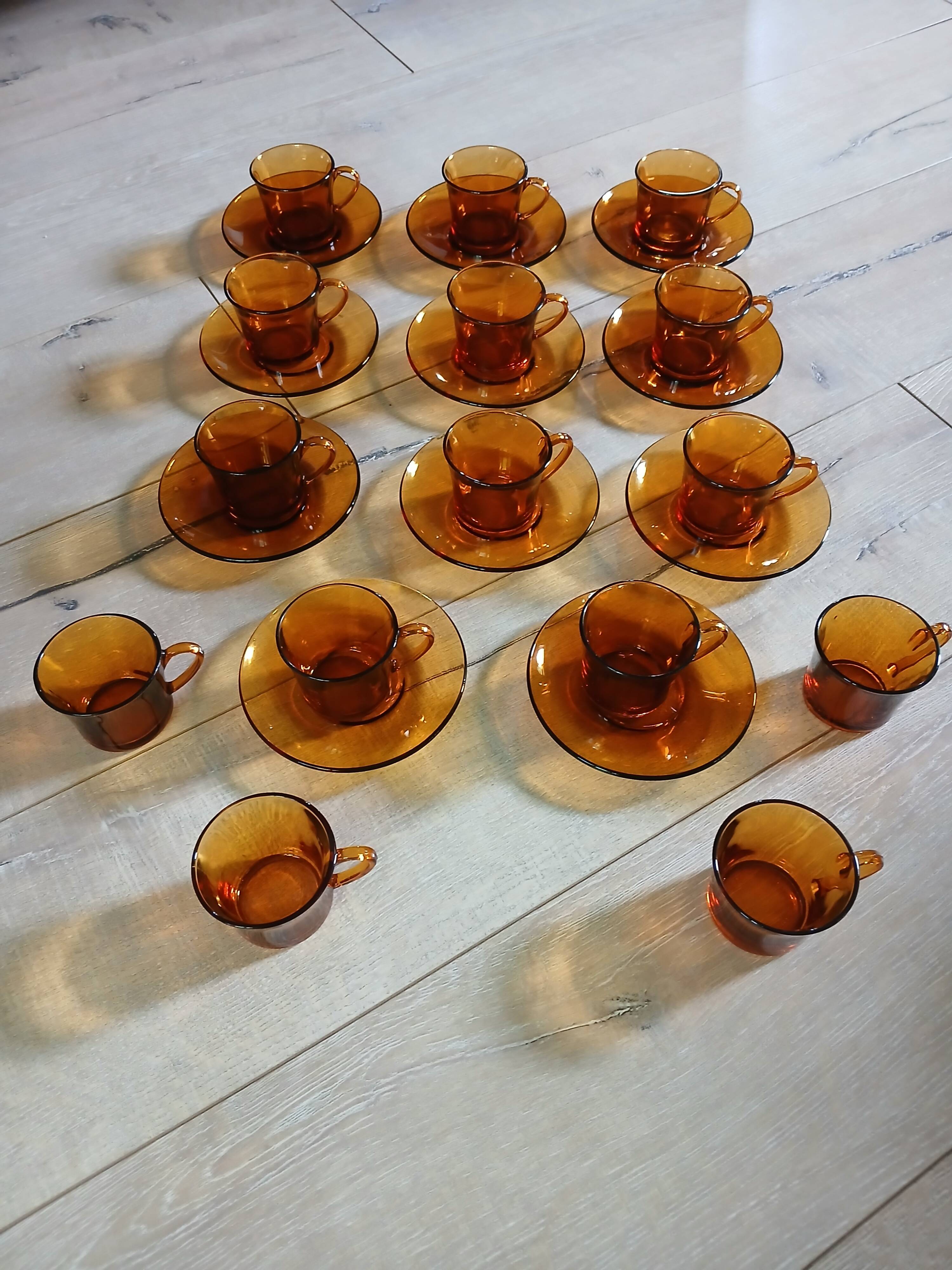Set of 15 vintage amber Duralex coffee cups.