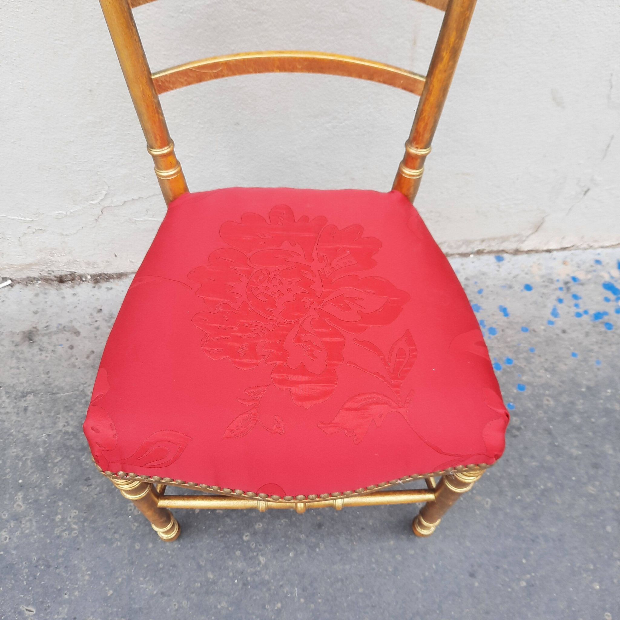 Chaise doré